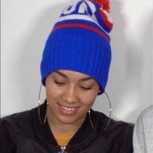 Meet your Posher, Saiyr